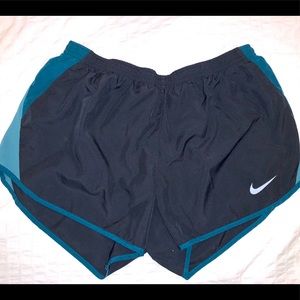 LAST CHANCE BEFORE DONATING: Woman’s Nike Shorts
